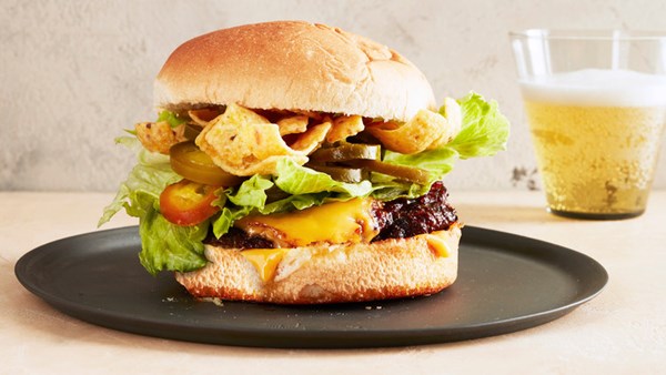 Chili-pie burgers