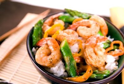 Chili shrimp and asparagus stir fry