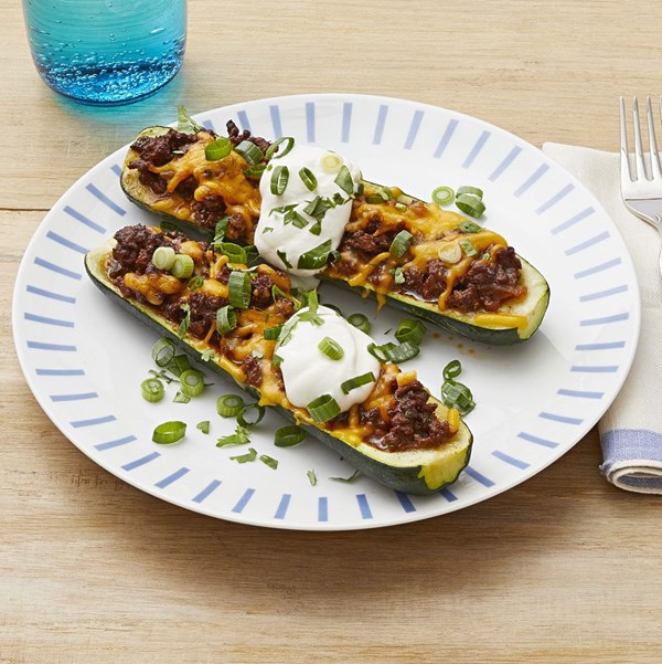 Chili-stuffed zucchini boats