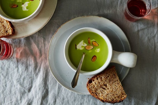 Chilled asparagus and almond soup