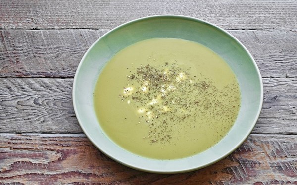Chilled asparagus soup