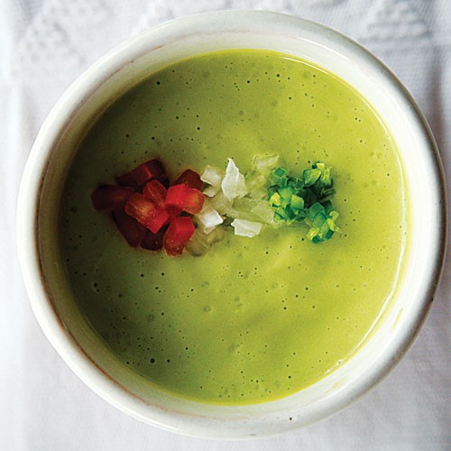 Chilled avocado soup (Sopa fria de aguacate)