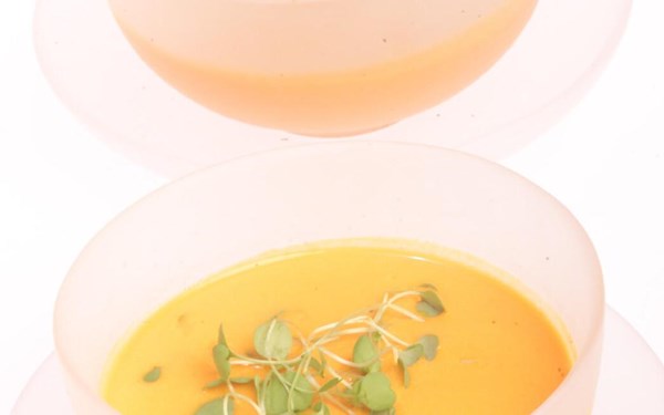 Chilled carrot soup 