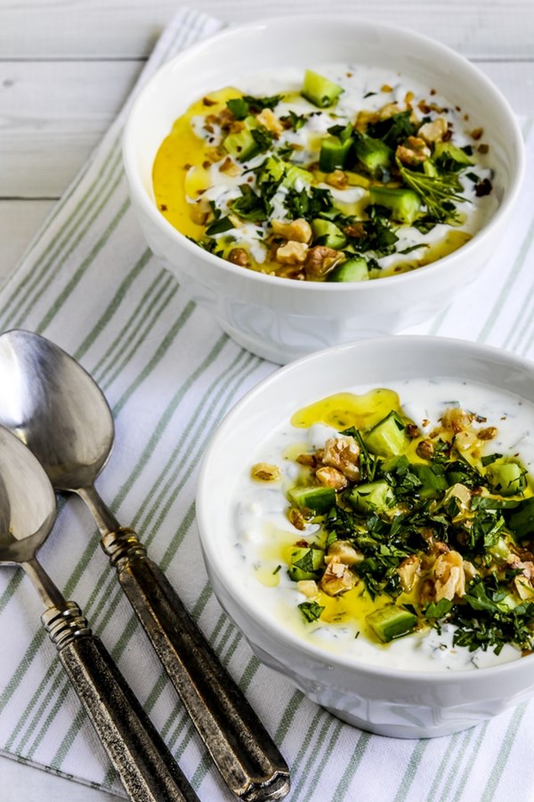Chilled cucumber yogurt soup (Tarator soup)