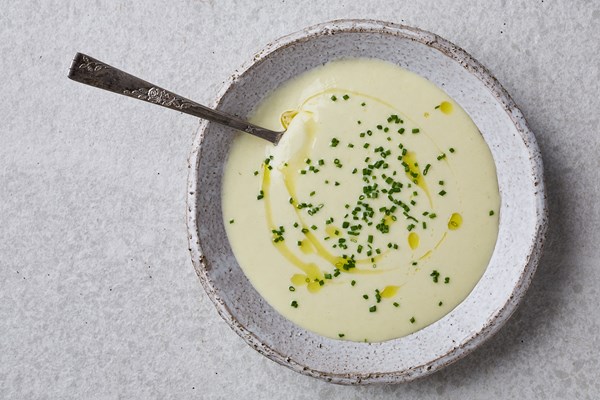 Chilled leek and potato soup (Vichyssoise)