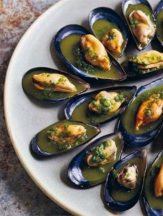 Chilled mussels with mint pistou