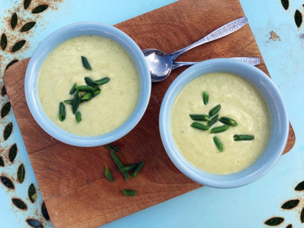 Chilled pea, leek and potato soup