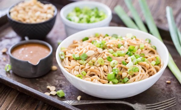 Chilled peanut noodles 