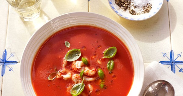 Chilled pepper soup with crayfish