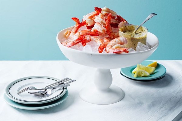 Chilled prawns with BLT mayonnaise