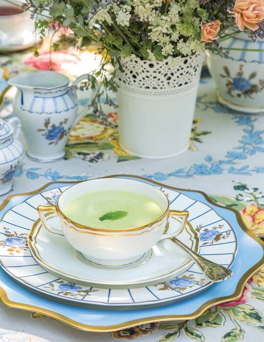 Chilled sweet pea soup