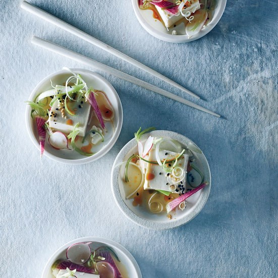 Chilled tofu with apple soy sauce