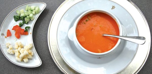 Chilled tomato and summer vegetable soup (Gazpacho)
