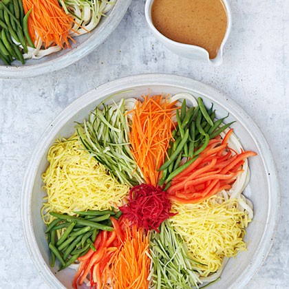 Chilled udon salad (Hiyashi chuka udon)