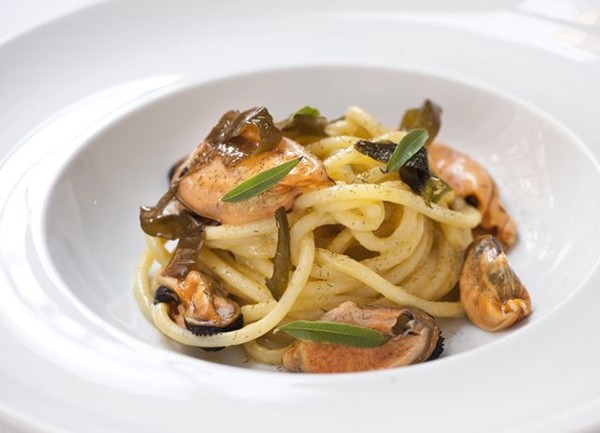 Chilli and garlic spaghetti with mussels and pickled seaweed