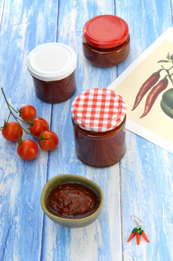 Chilli and tomato chutney