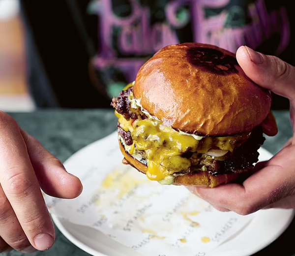 Chilli cheese smash burger