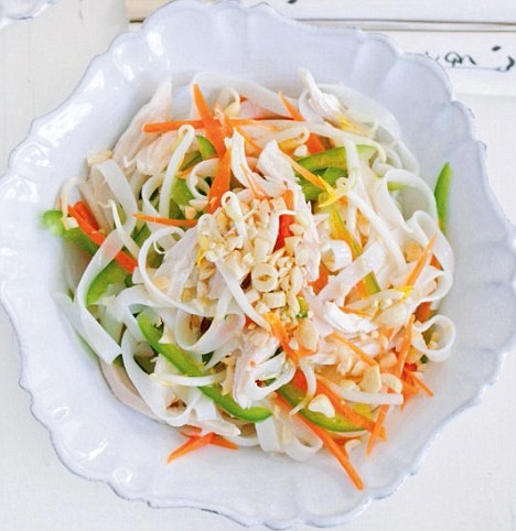 Chilli chicken noodle salad