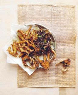 Chilli-fried fish steaks, anchovies and onions (Meen poriyal)
