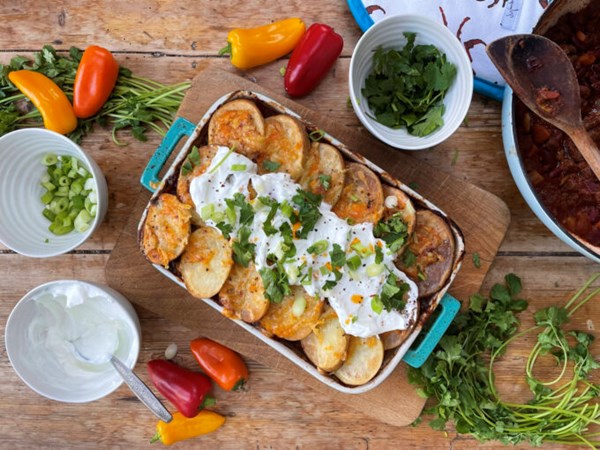 Chilli non-carne potato tray bake