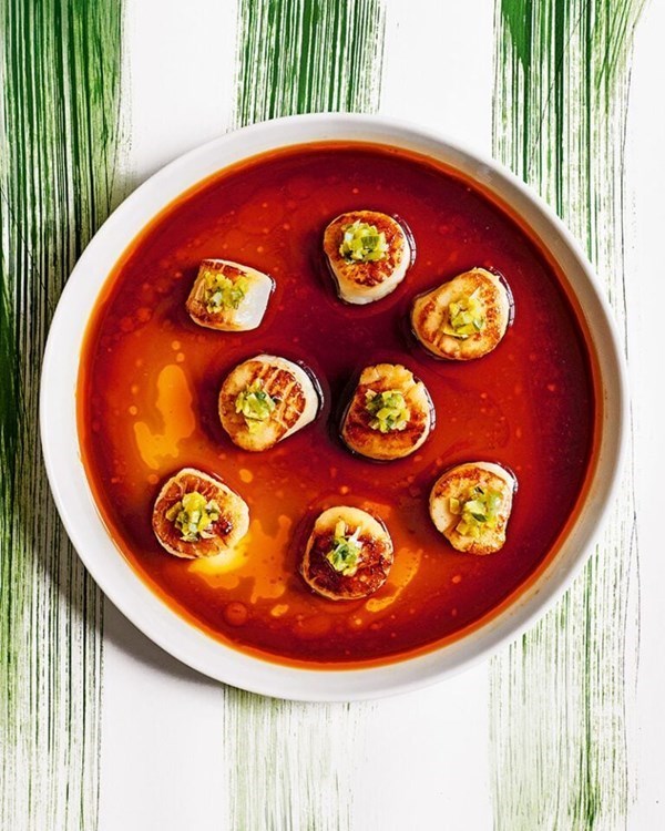 Chilli-soy scallops with a ginger & spring onion oil