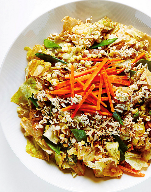 Chinese chicken salad with crunchy noodles
