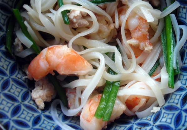 Chinese chives with shrimp, pork & rice noodles