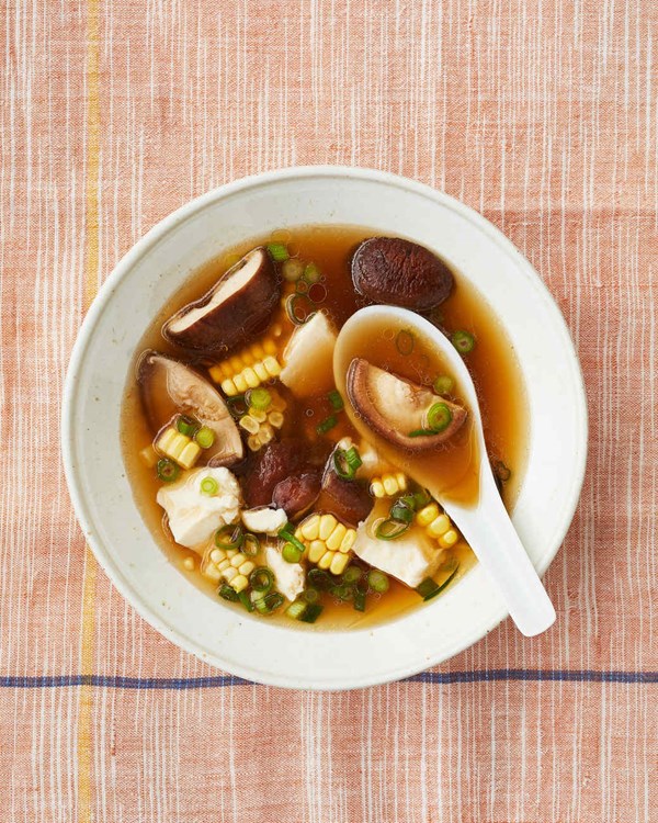 Chinese corn-and-mushroom soup