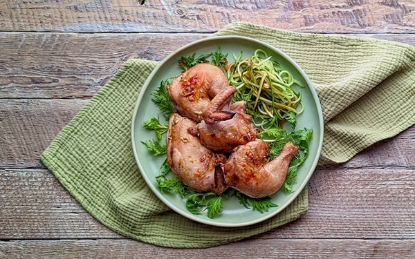 Chinese red-cooked chicken salad