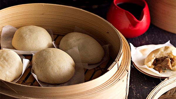 Chinese steamed pork buns (Baos) [Anthony Hoy Fong]