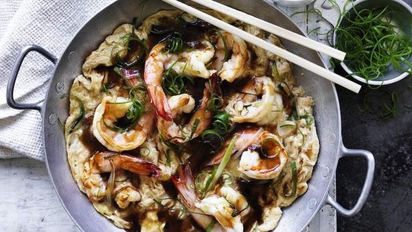 Chinese-style prawns and eggs with oyster sauce