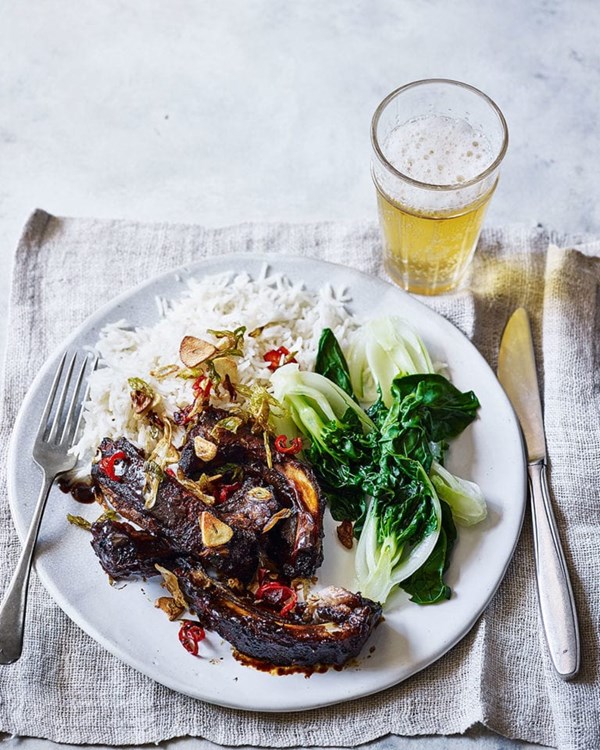 Chinese-style sticky pork ribs 