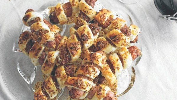 Chipolata twists with honey and mustard