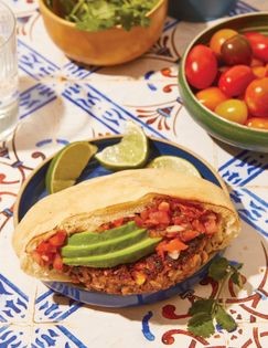 Chipotle black bean burgers