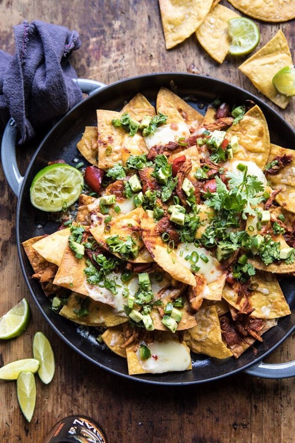 Chipotle braised chicken nachos