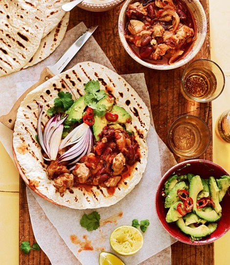 Chipotle-chicken chilli with avocado