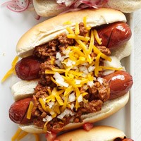 Chipotle chili cheese dogs