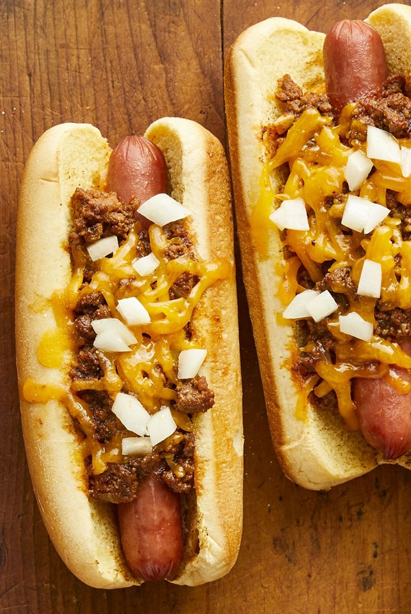 Chipotle chili dogs