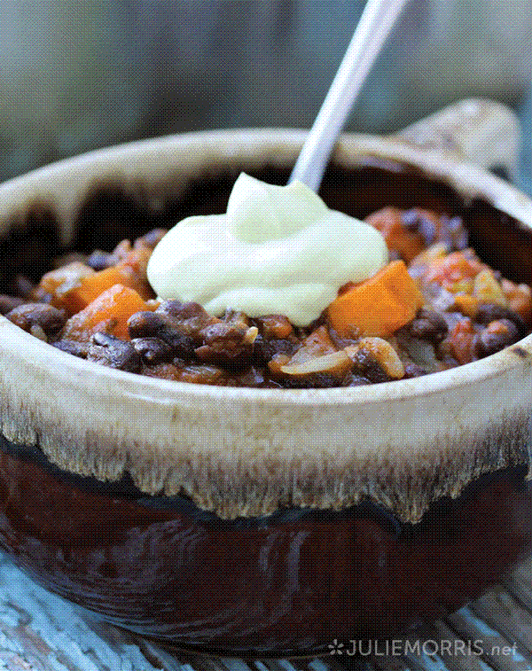 Chipotle chili with avocado sour cream