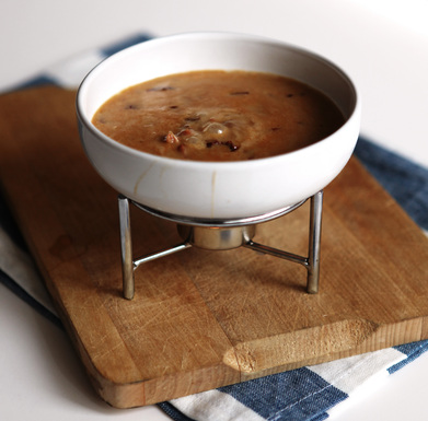 Chipotle, chorizo & dark beer fondue