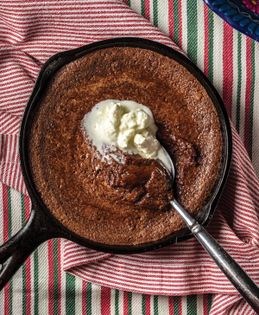 Chipotle-cinnamon molten chocolate lava cake