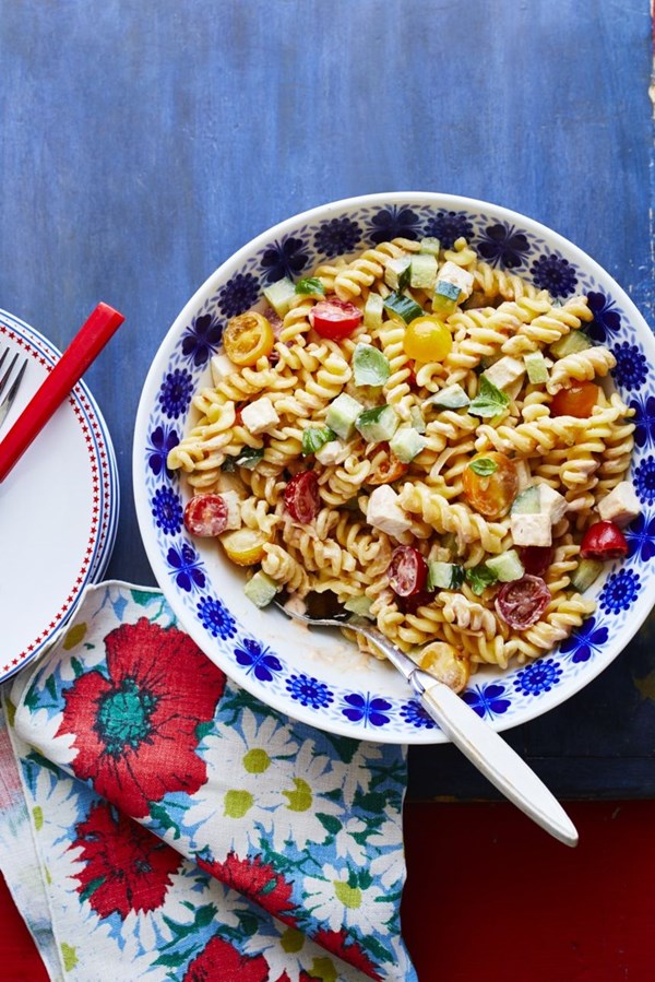 Chipotle pasta salad with mozzarella