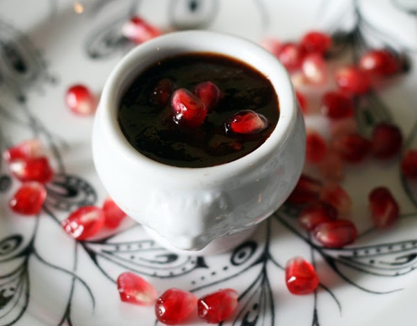 Chipotle-pomegranate barbecue sauce