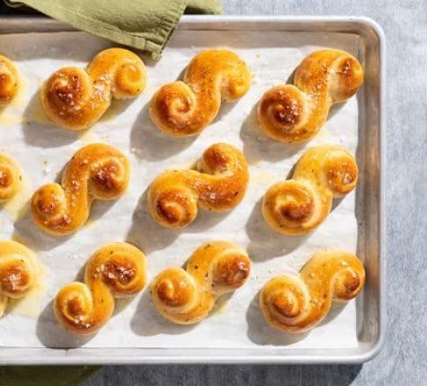 Chive spiral rolls