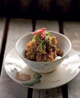 Cho Lon's lemongrass chilli chicken (Gà xào xa ót Cho Lóŉ)
