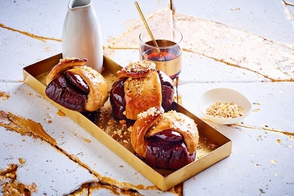 Chocolate & peanut butter hot 'knot' buns