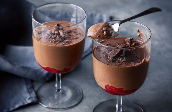 Chocolate & raspberry mousse pots
