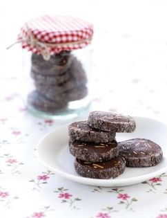 Chocolate almond cookies