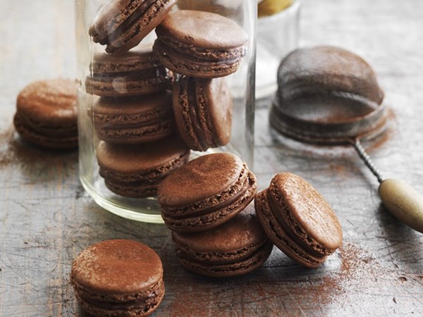 Chocolate almond macarons