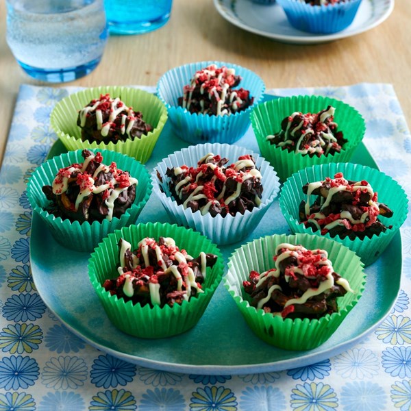 Chocolate-almond pretzel clusters